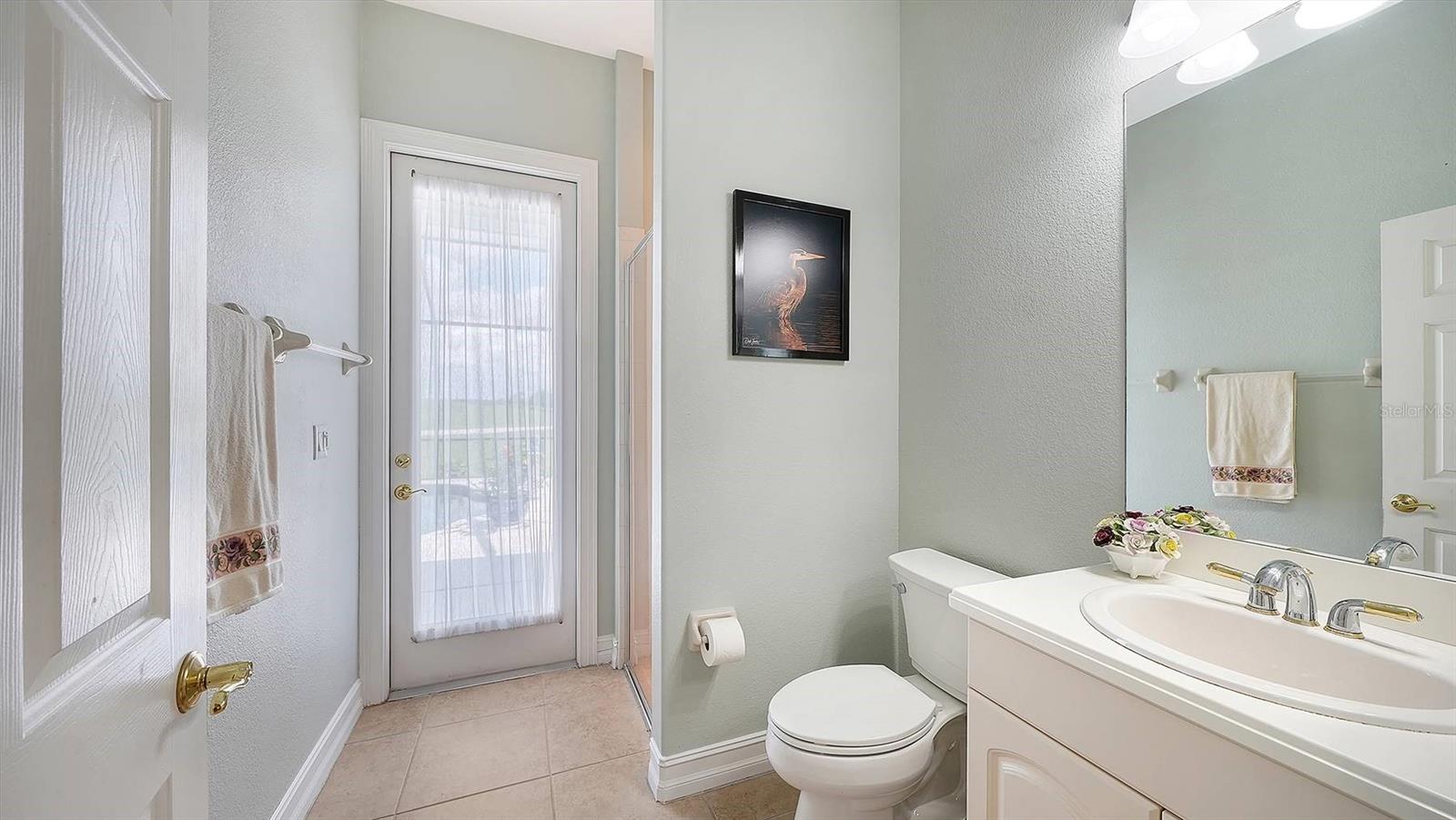 225 PESARO DR — photo 28