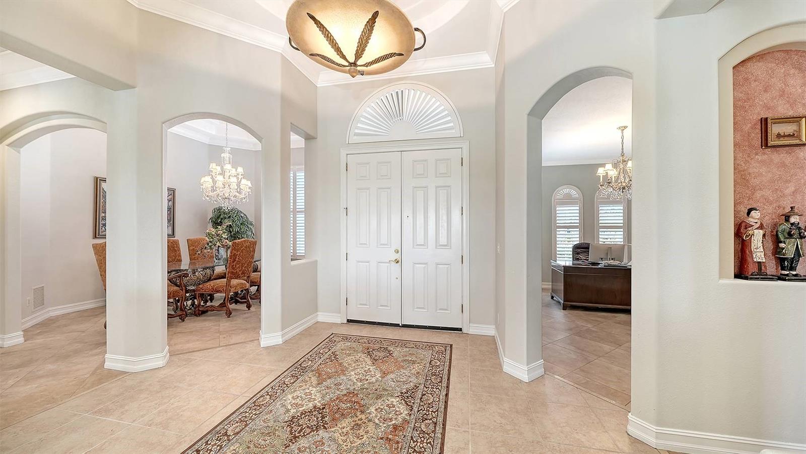 225 PESARO DR — photo 6