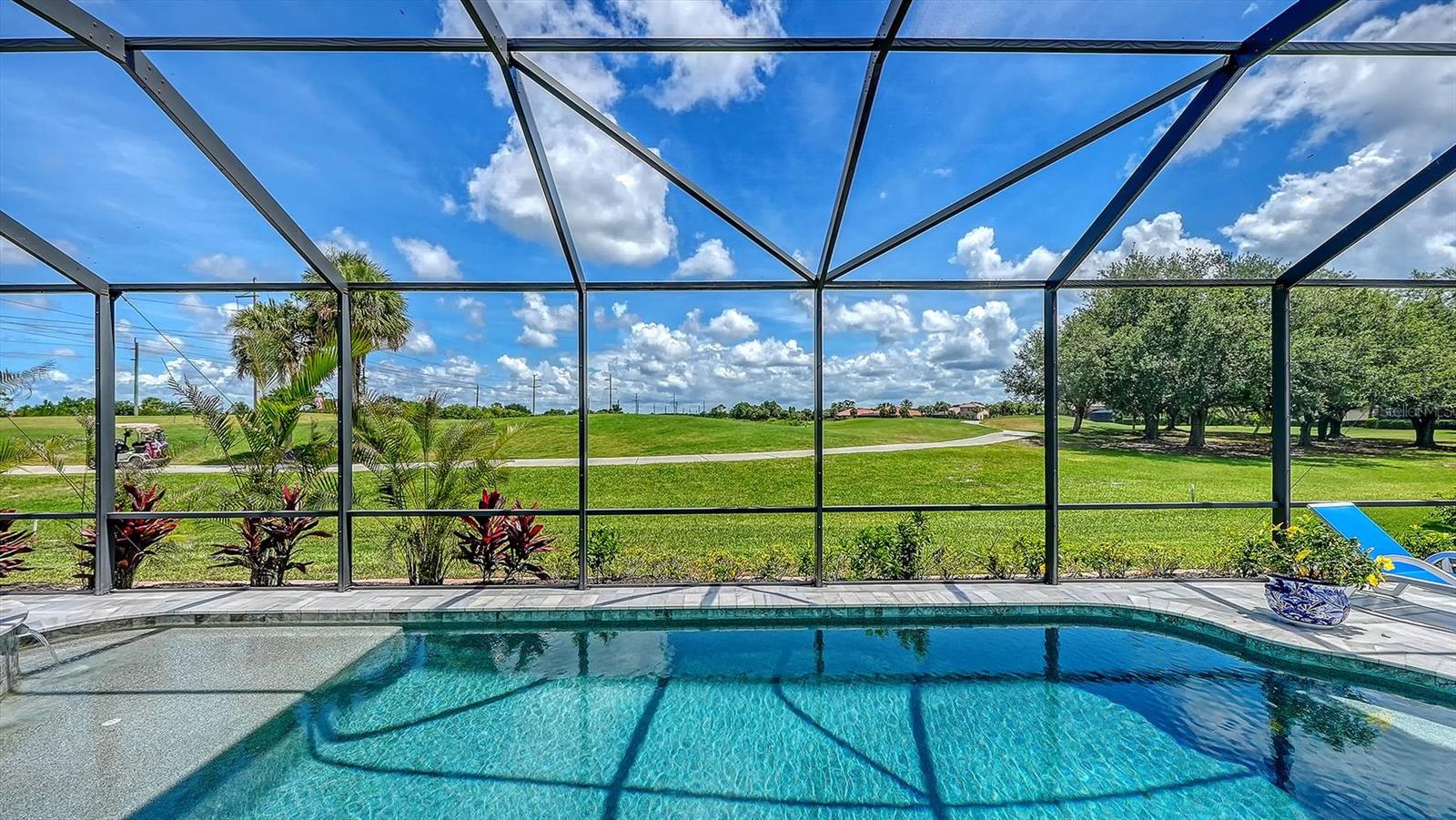 225 PESARO DR — photo 35