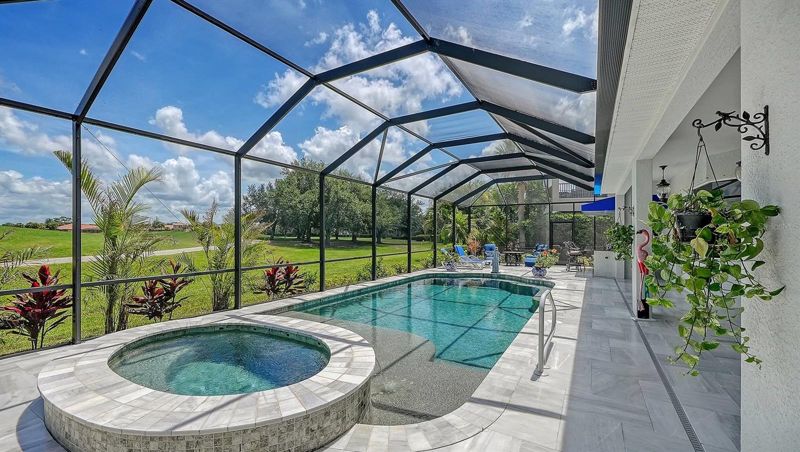 225 PESARO DR — photo 34