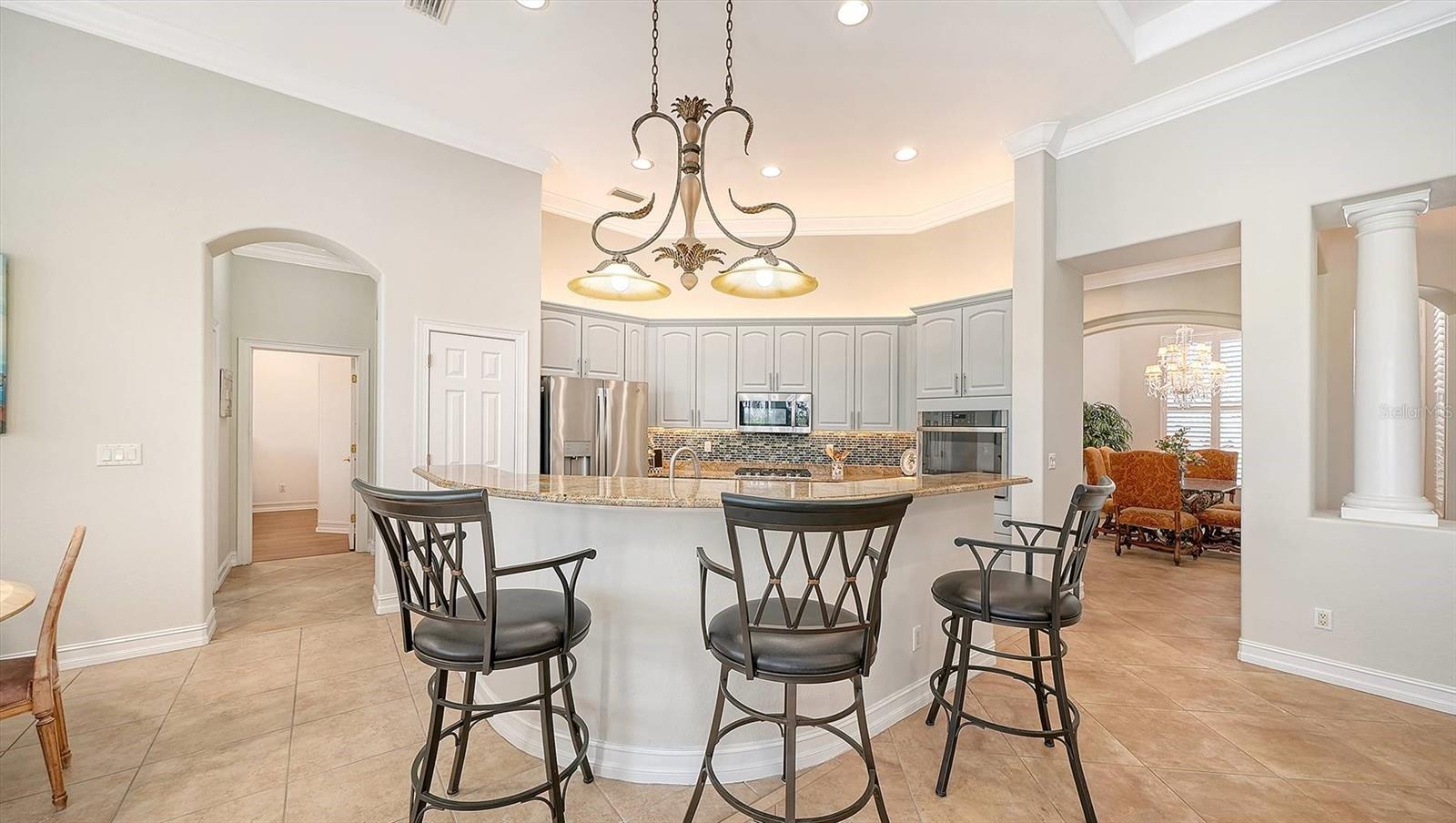 225 PESARO DR — photo 14