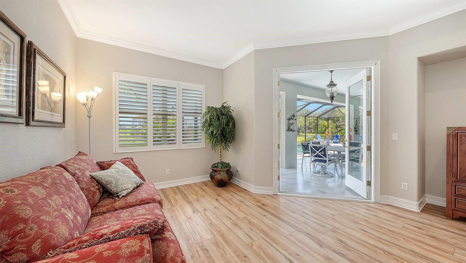 225 PESARO DR — photo 20