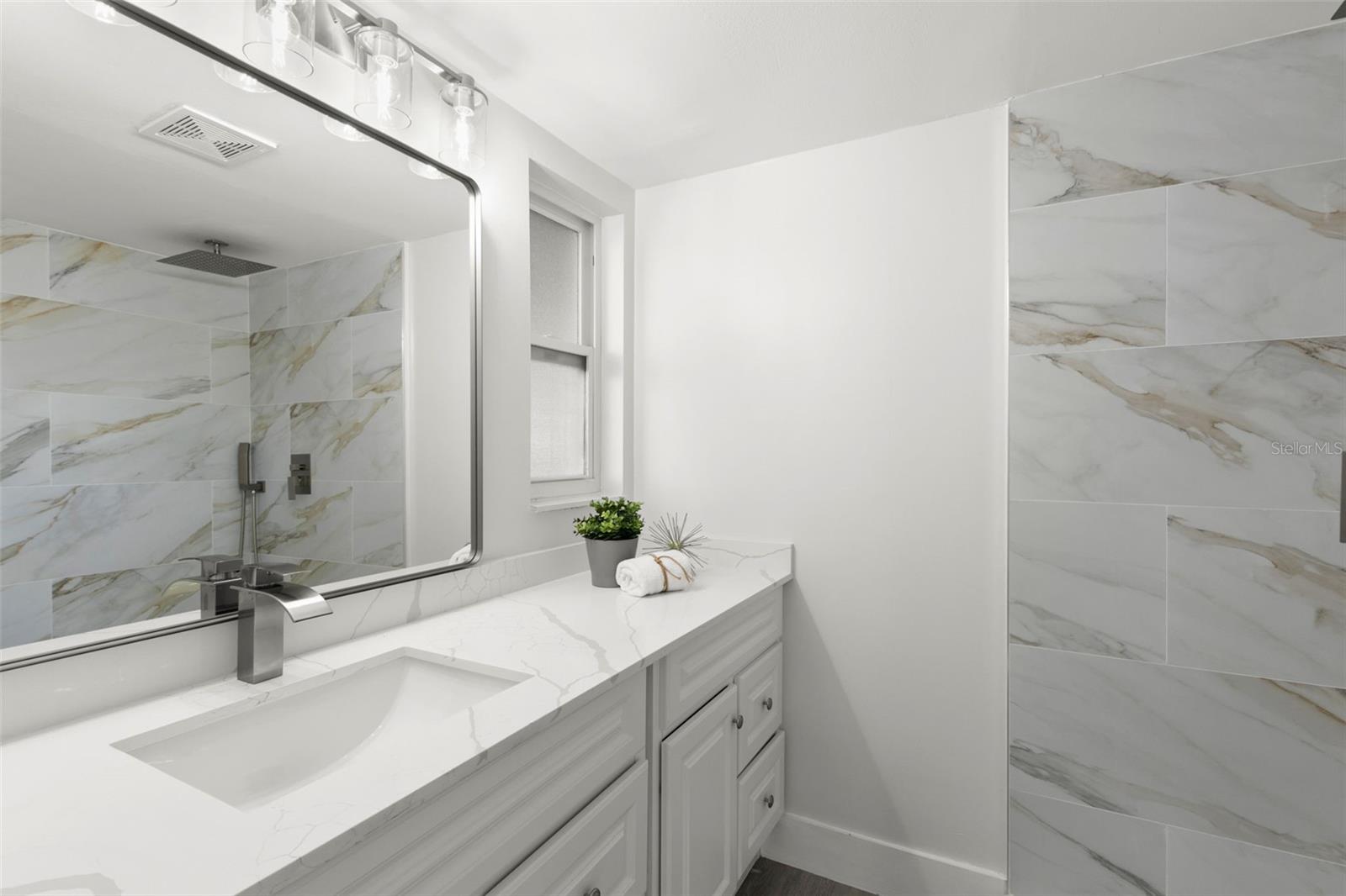 5931 DENVER ST NE — photo 17