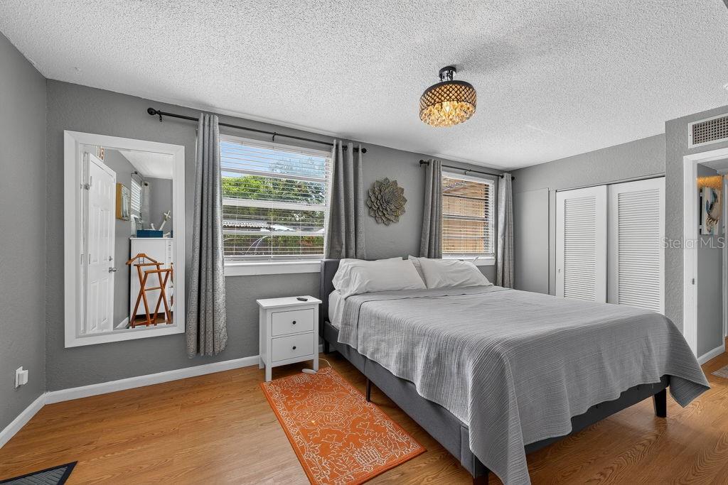 610 1ST AVE NE — photo 21