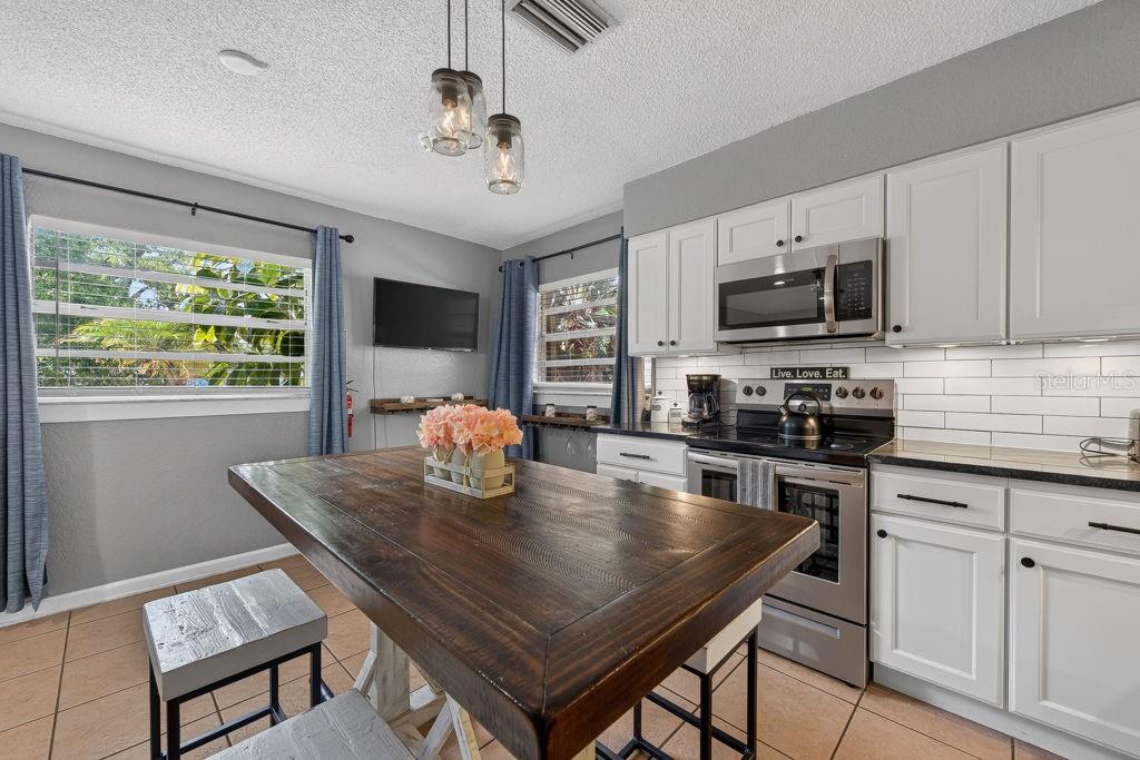 610 1ST AVE NE — photo 16