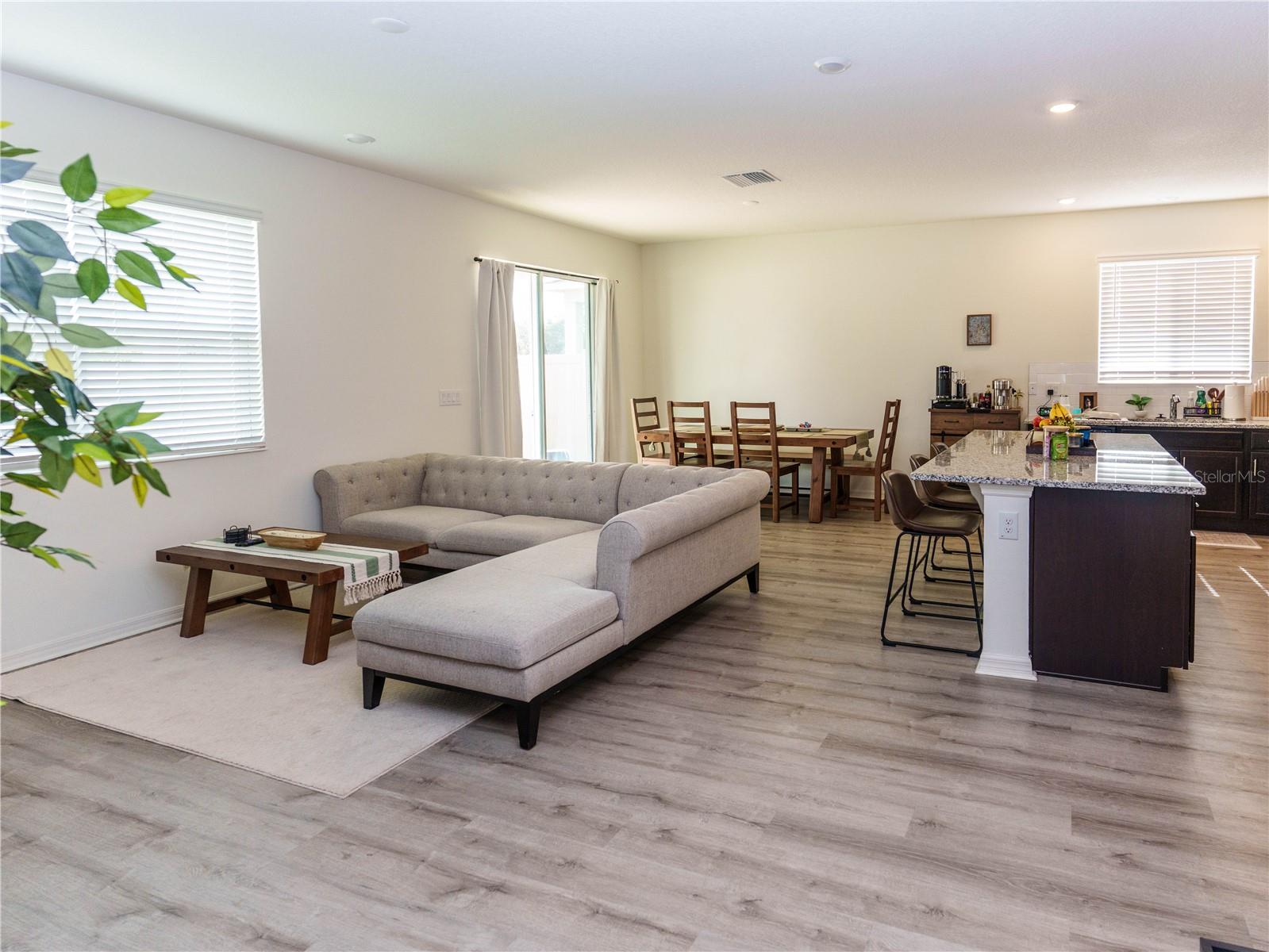 37501 WILLIAMETTE WAY — photo 2