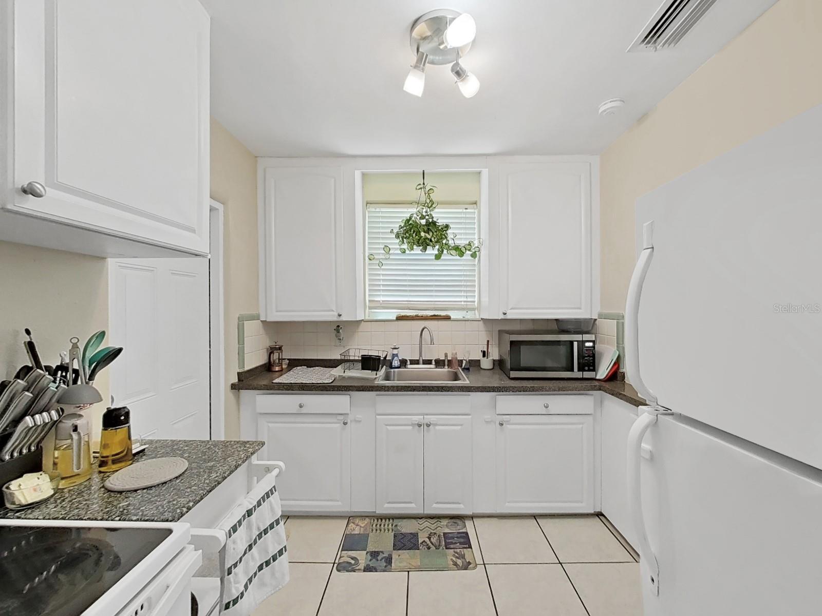 2730 EDWARDS AVE S — photo 10