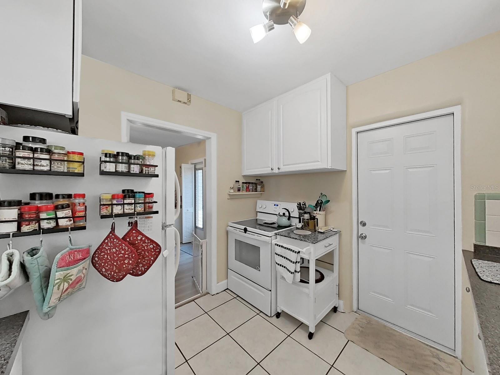 2730 EDWARDS AVE S — photo 13