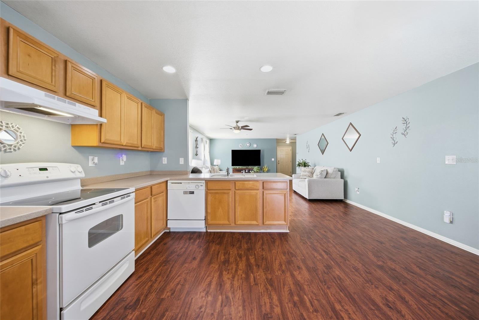 30837 SONNET GLEN DR — photo 9