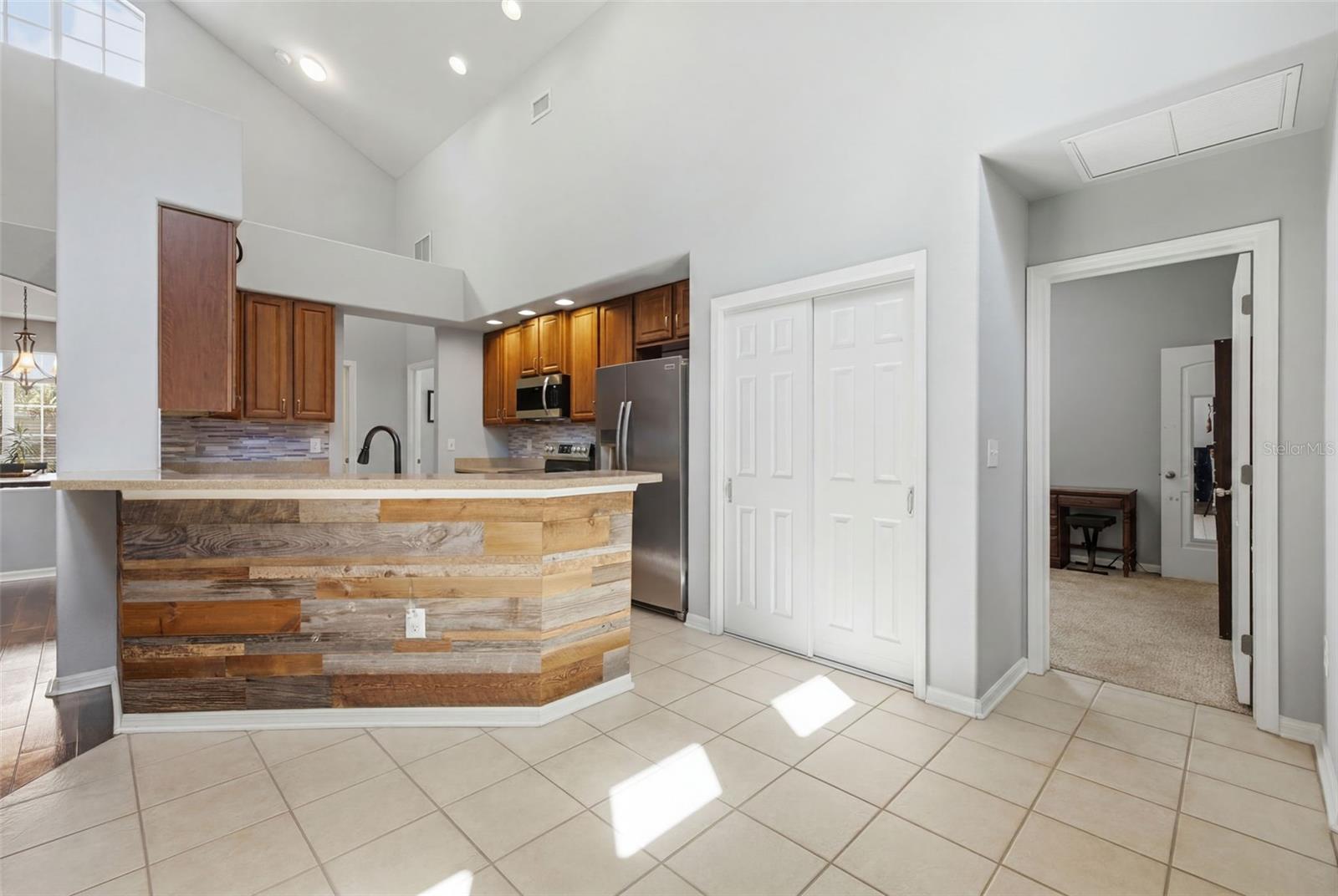 6846 PINE SPRINGS — photo 24