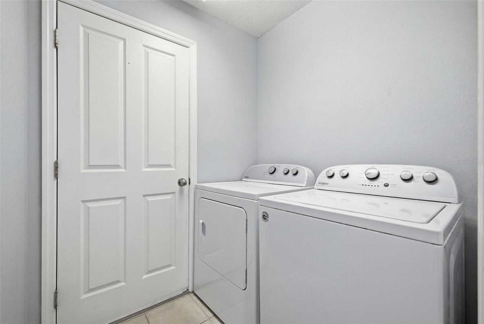 6846 PINE SPRINGS — photo 43