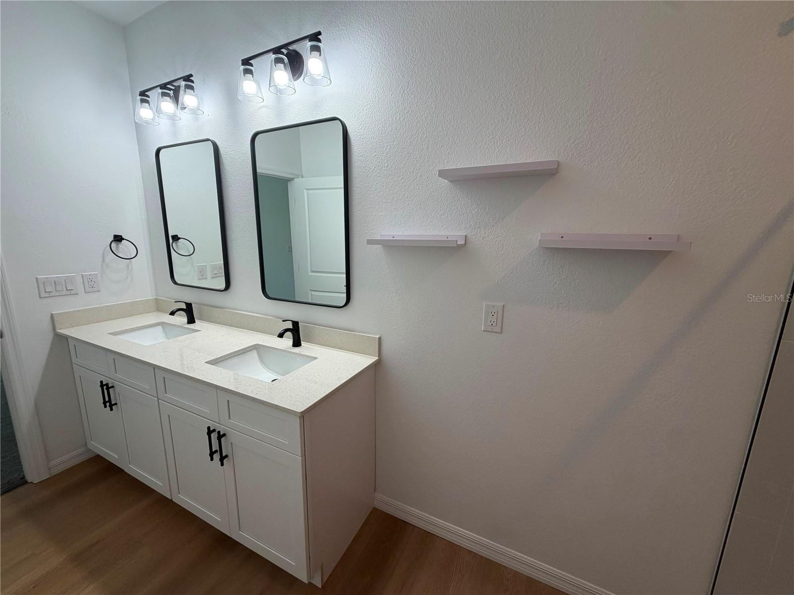 1204 GOSHEN RD — photo 3
