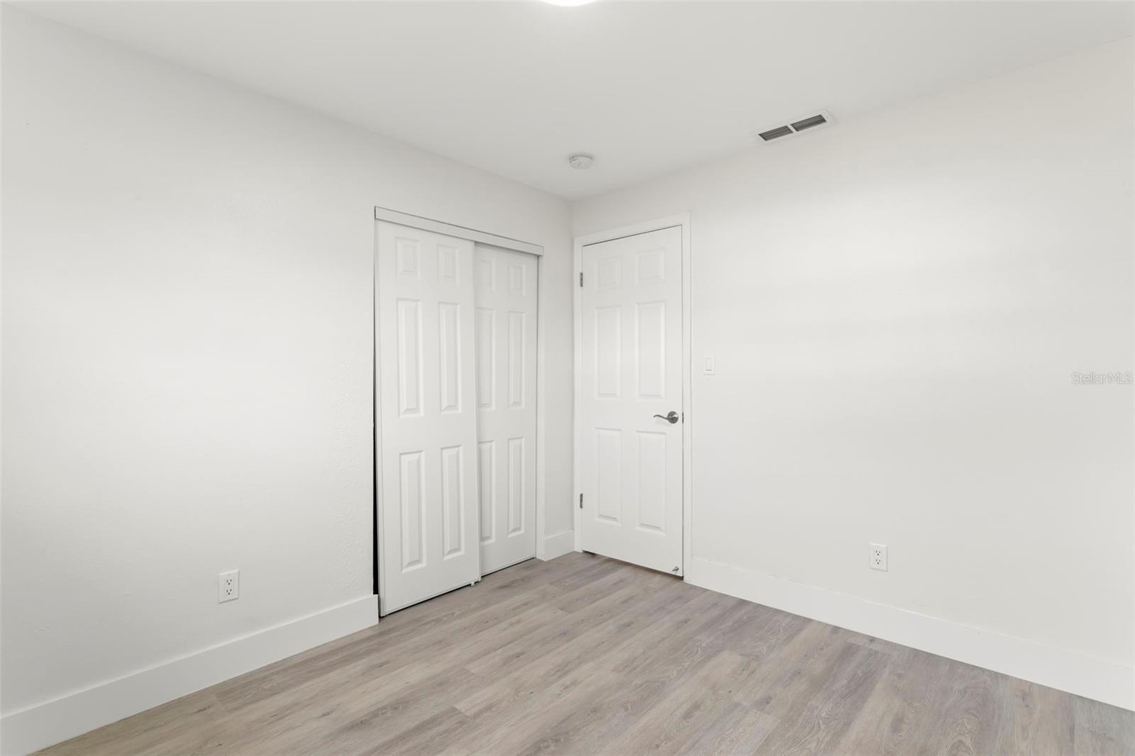 1524 ARIZONA AVE NE — photo 20