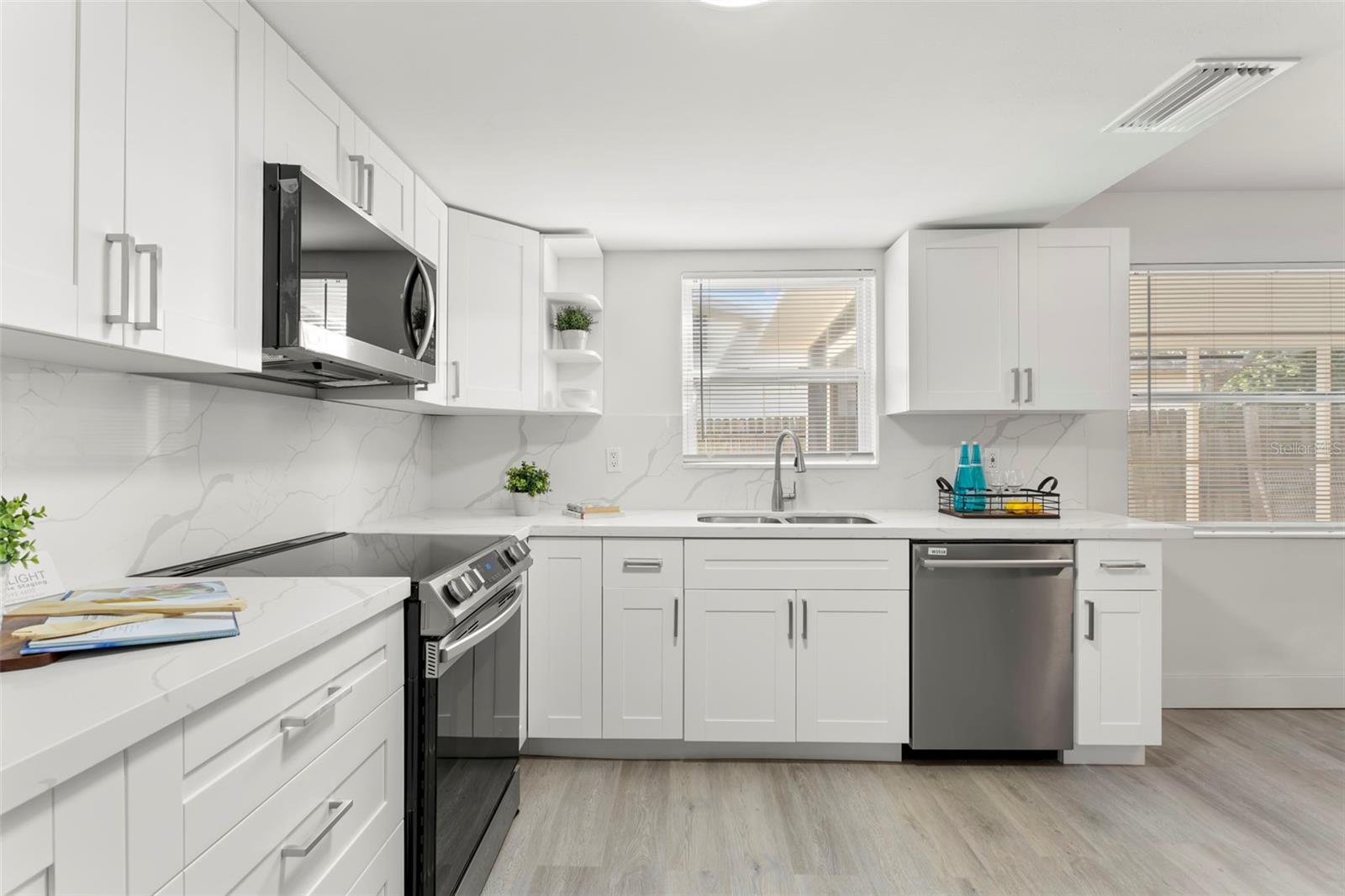 1524 ARIZONA AVE NE — photo 8