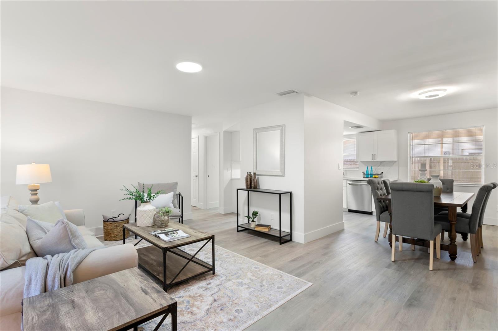 1524 ARIZONA AVE NE — photo 5