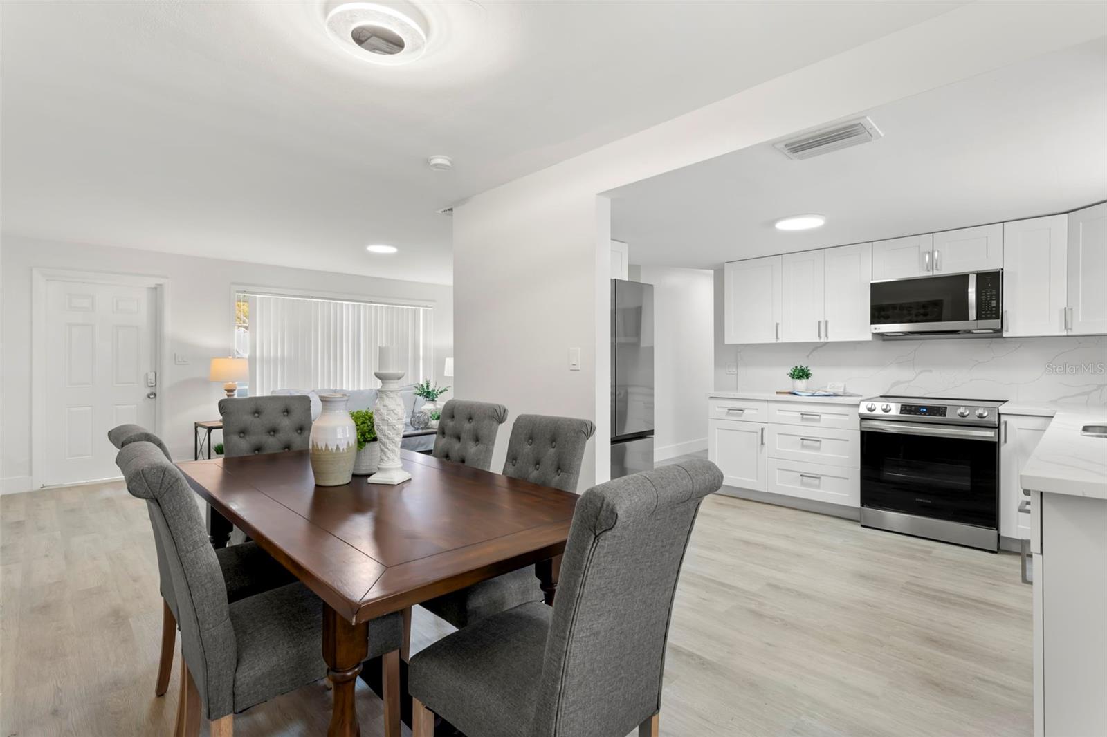 1524 ARIZONA AVE NE — photo 11
