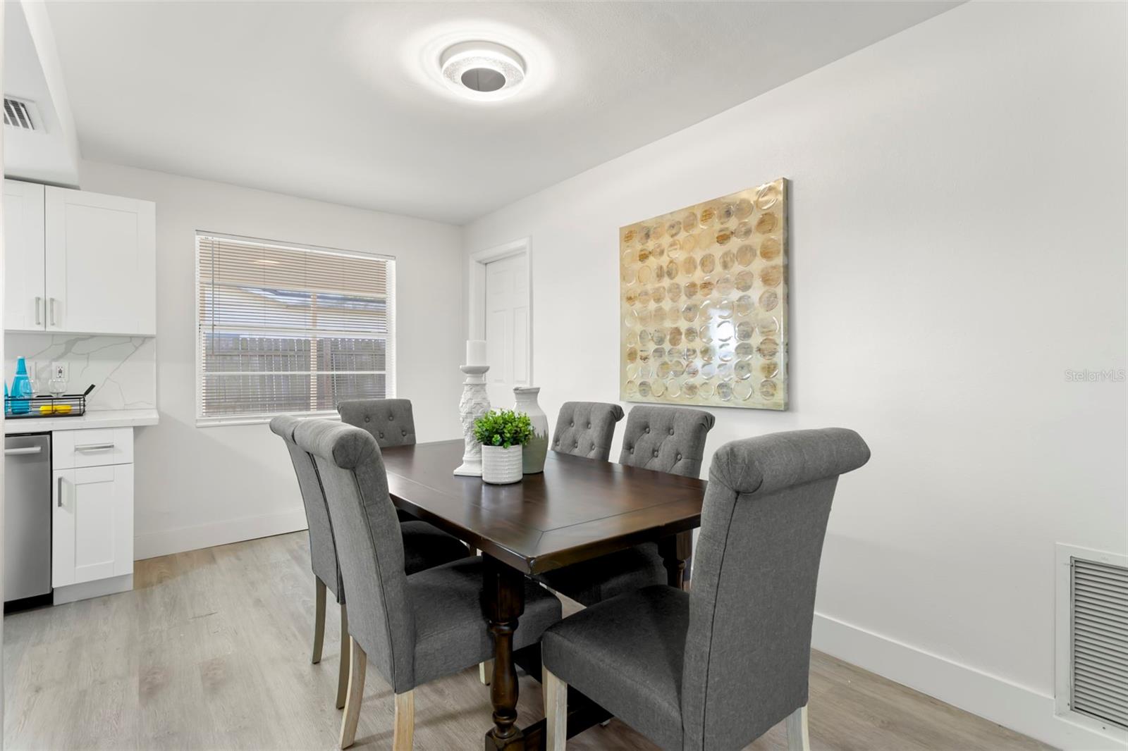 1524 ARIZONA AVE NE — photo 12
