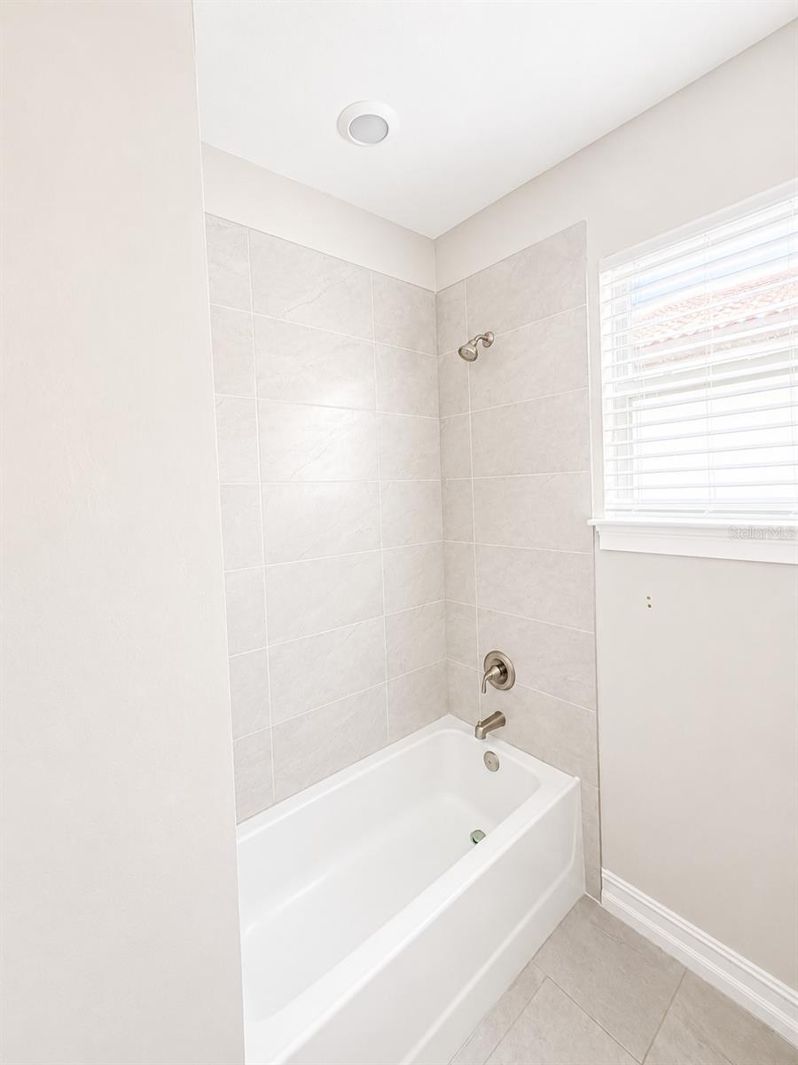 120 MOSCATA WAY — photo 12