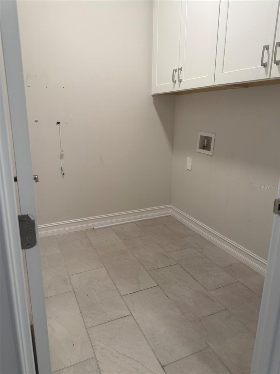 120 MOSCATA WAY — photo 9