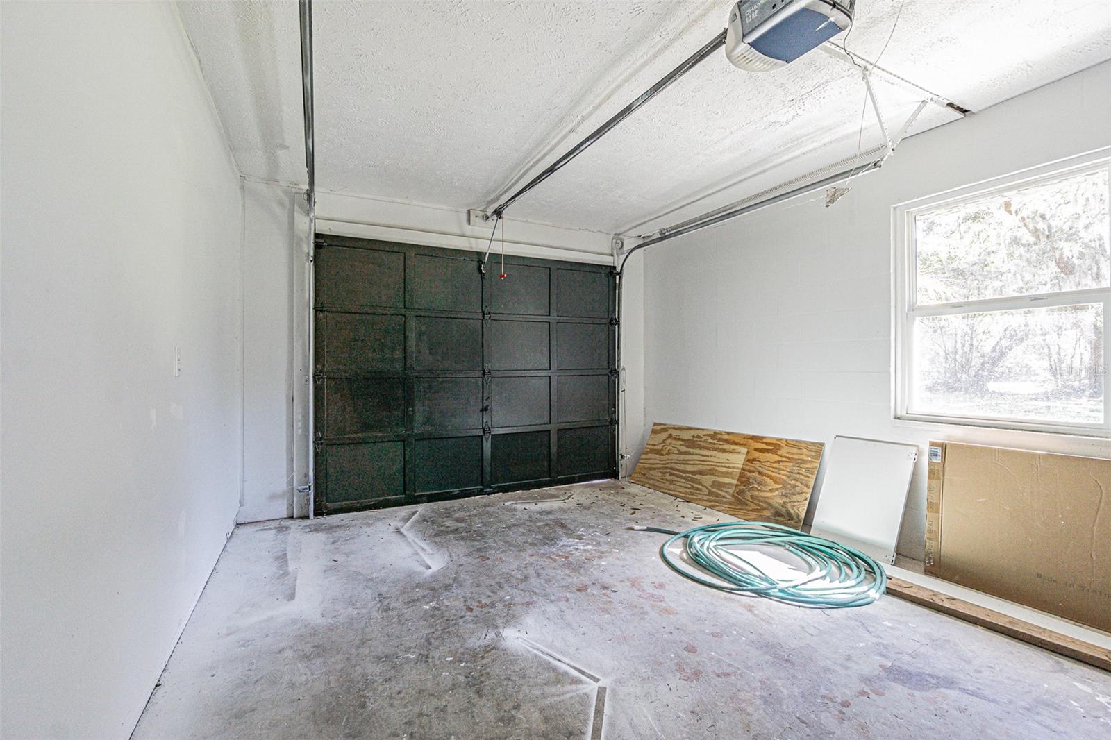 8807 OVERLOOK DR — photo 24