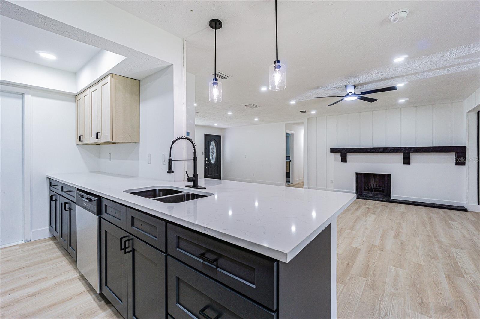 8807 OVERLOOK DR — photo 22