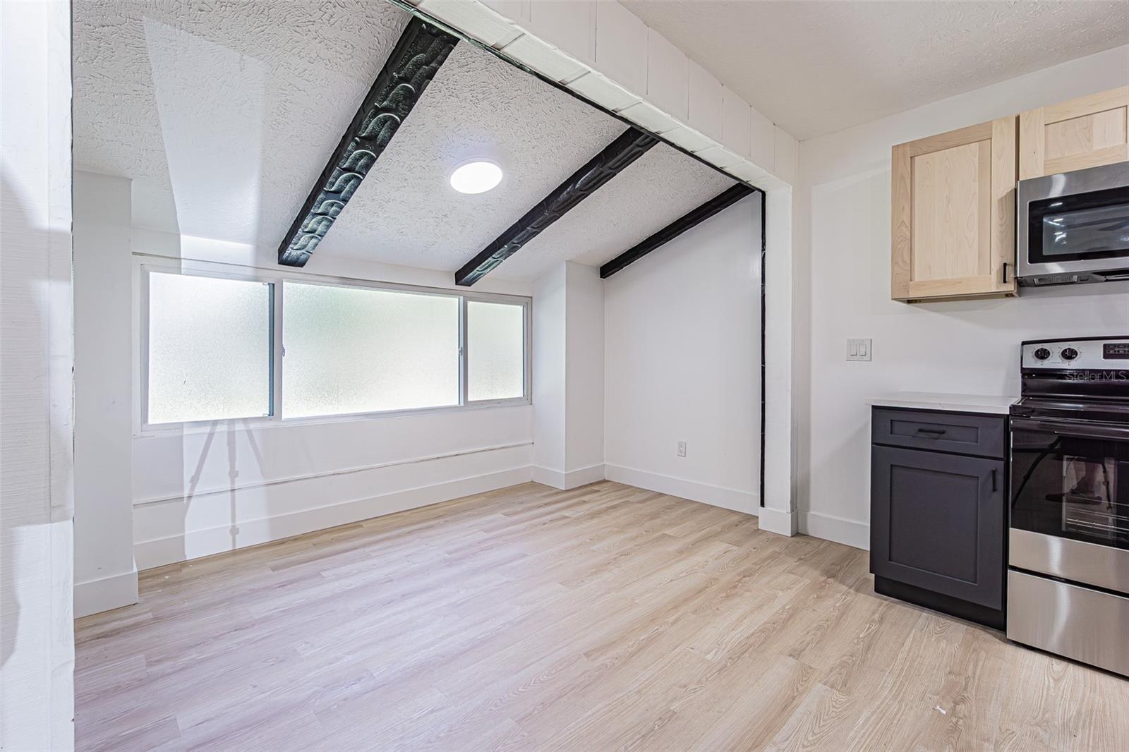 8807 OVERLOOK DR — photo 20