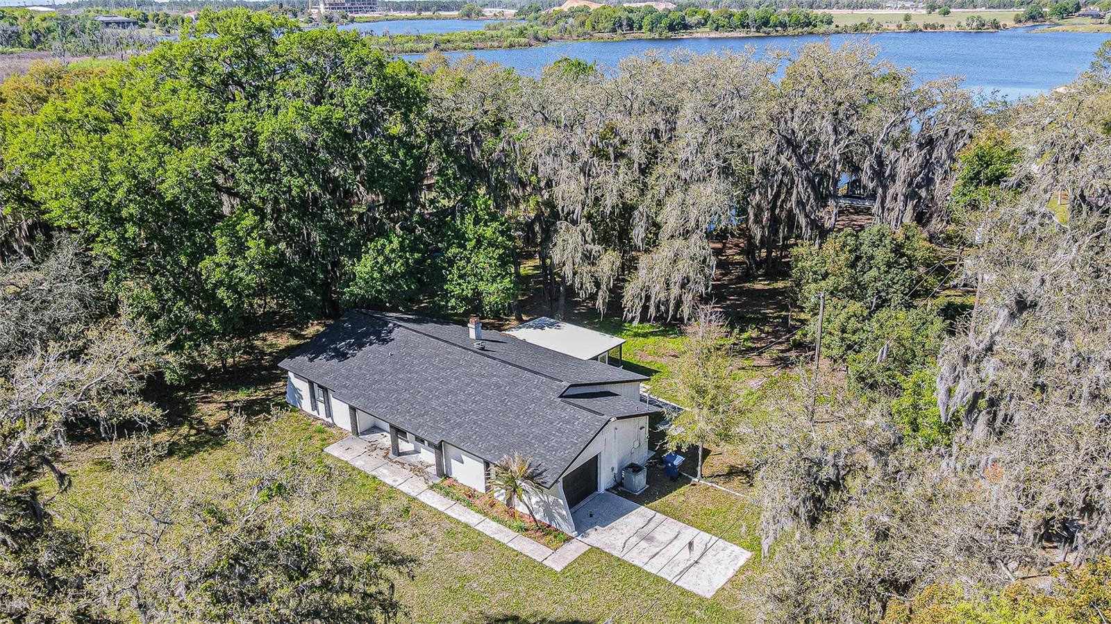 8807 OVERLOOK DR — photo 14