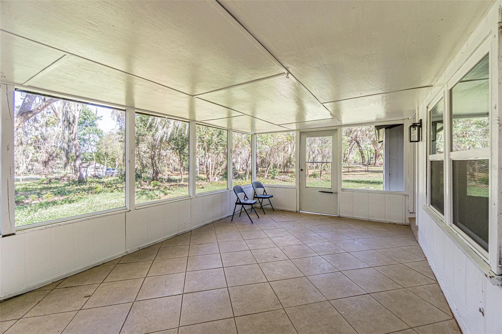 8807 OVERLOOK DR — photo 16