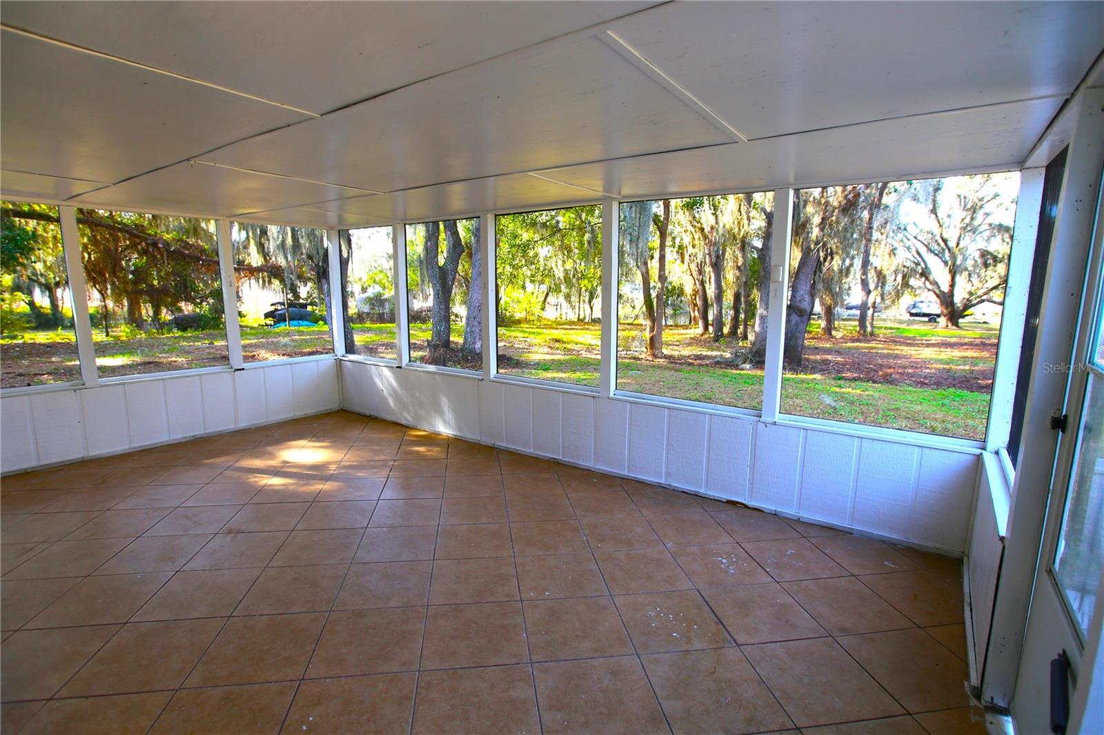 8807 OVERLOOK DR — photo 15