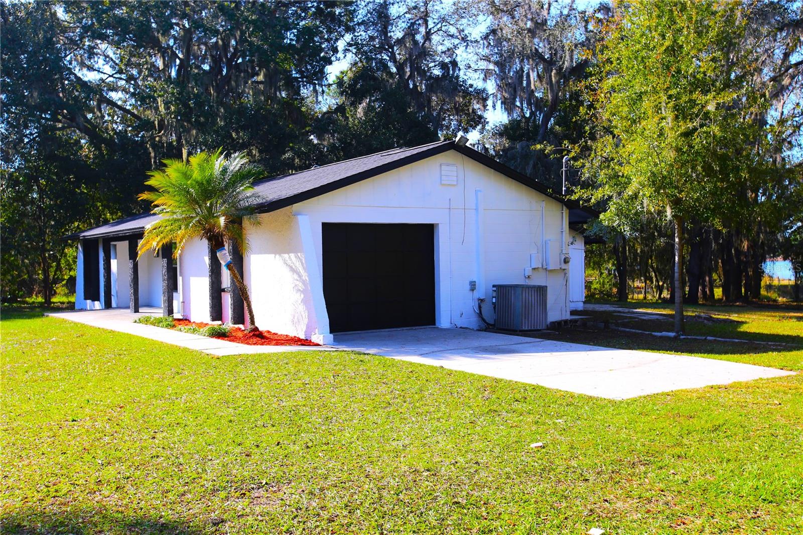 8807 OVERLOOK DR — photo 13