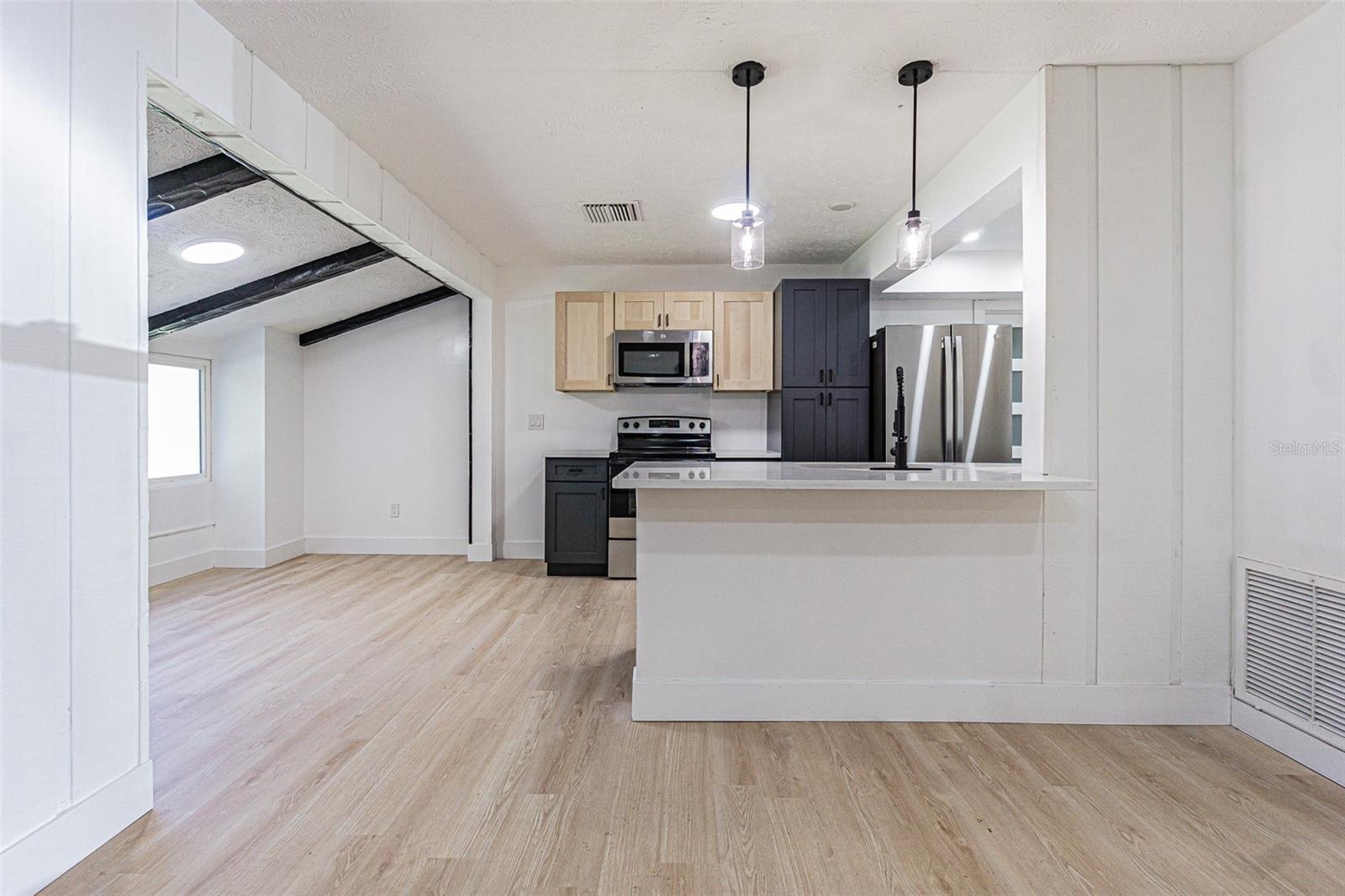 8807 OVERLOOK DR — photo 19