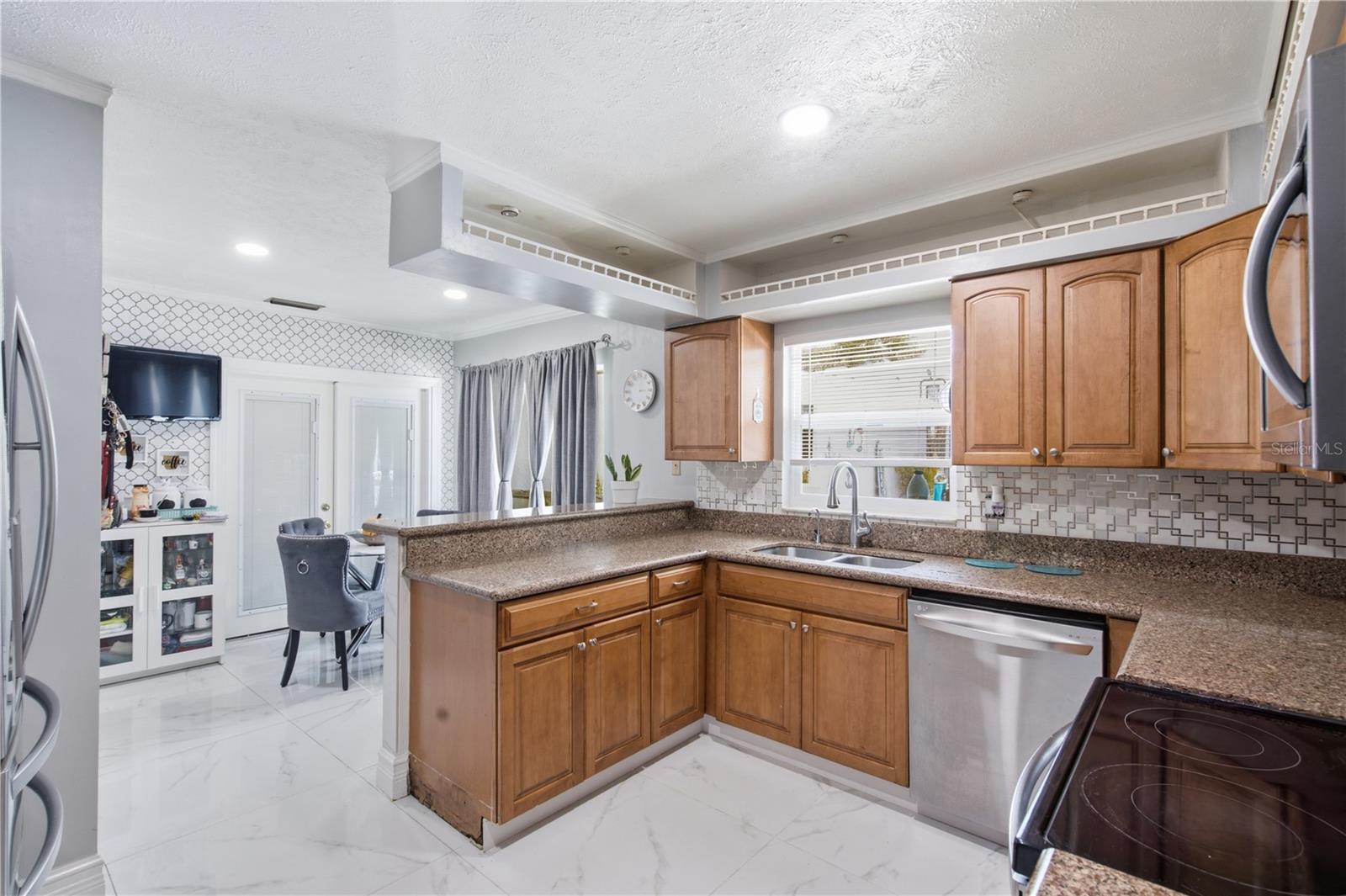 1124 KING ARTHUR CT — photo 11
