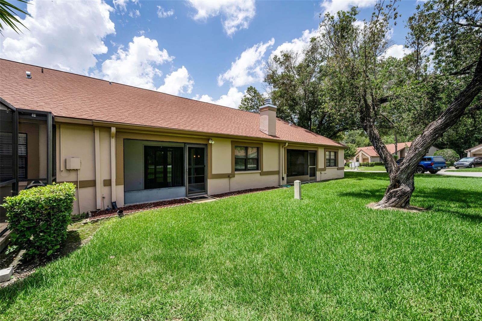 3477 HILLMOOR DR — photo 33