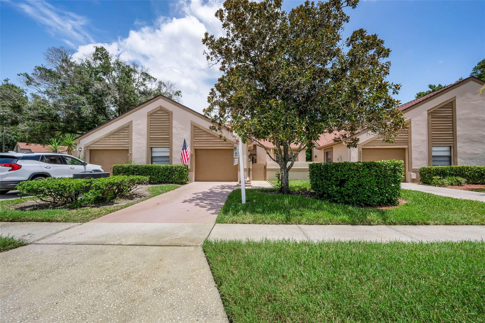 3477 HILLMOOR DR — photo 2