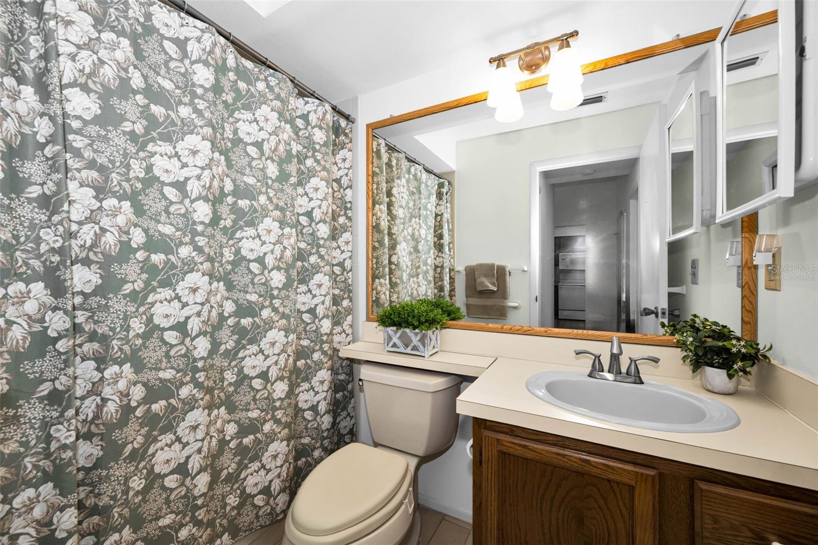 3477 HILLMOOR DR — photo 24