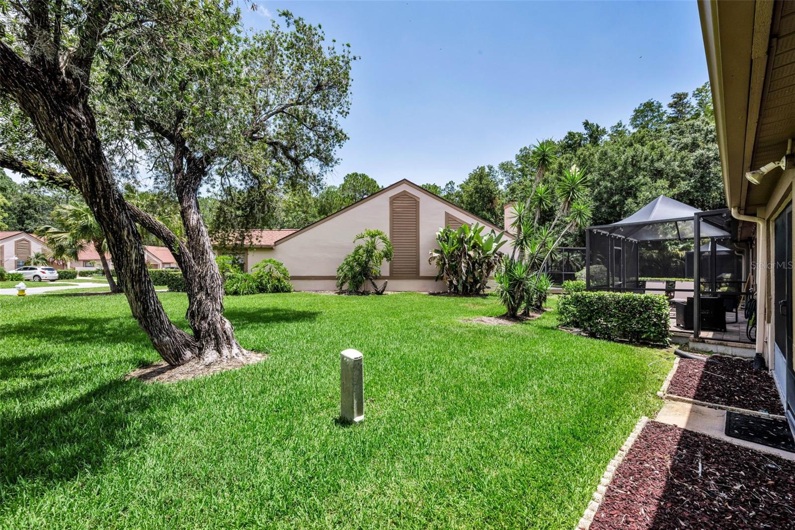 3477 HILLMOOR DR — photo 30