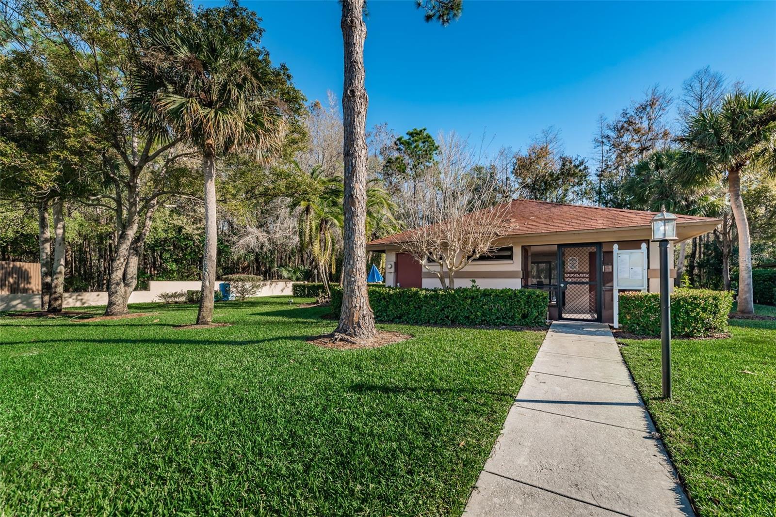 3477 HILLMOOR DR — photo 42