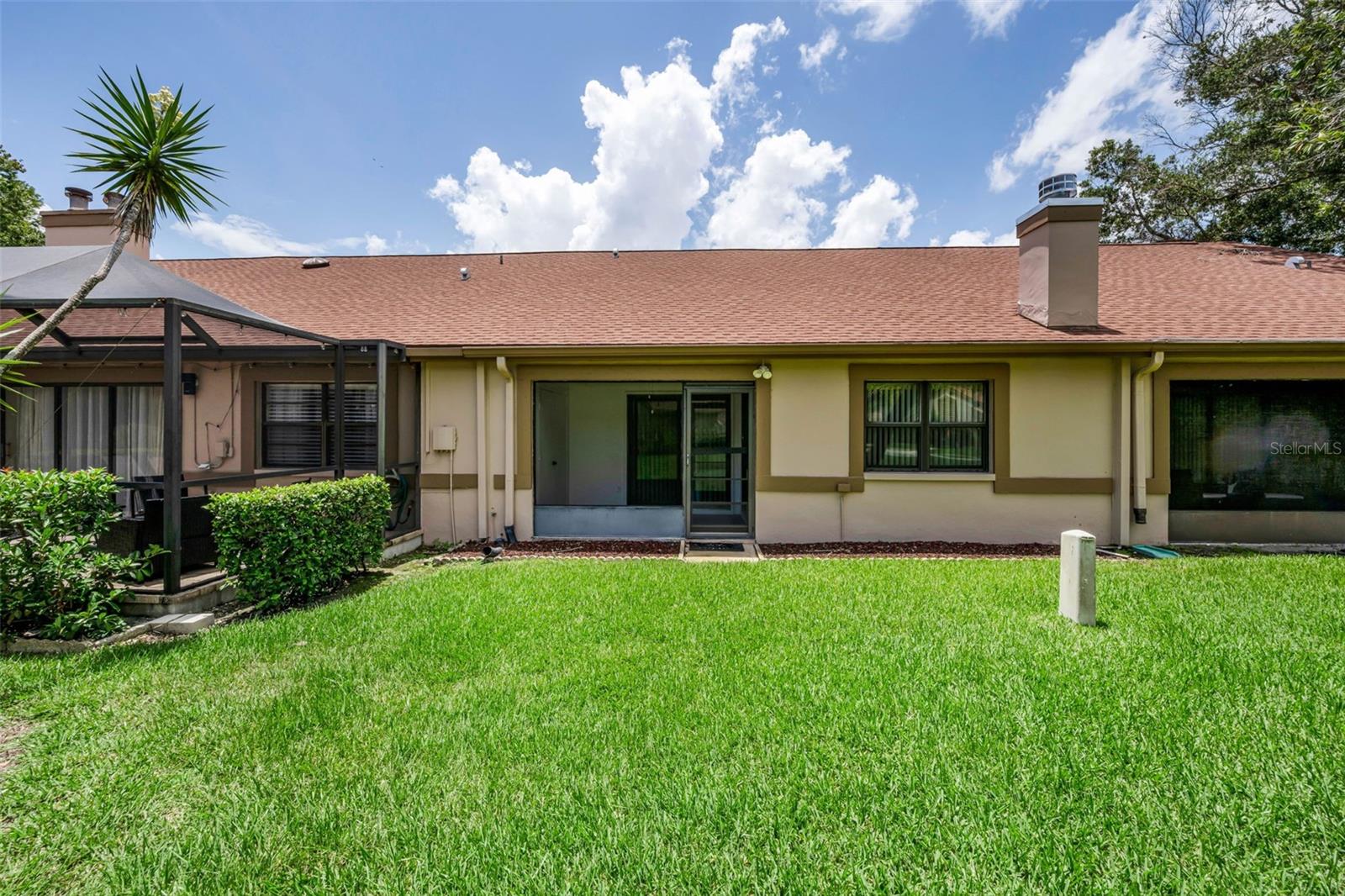 3477 HILLMOOR DR — photo 32