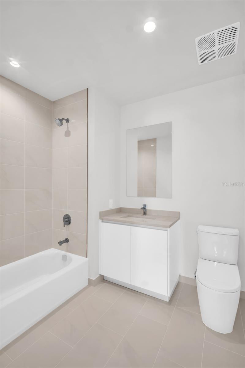 400 CENTRAL AVE #2605 — photo 37