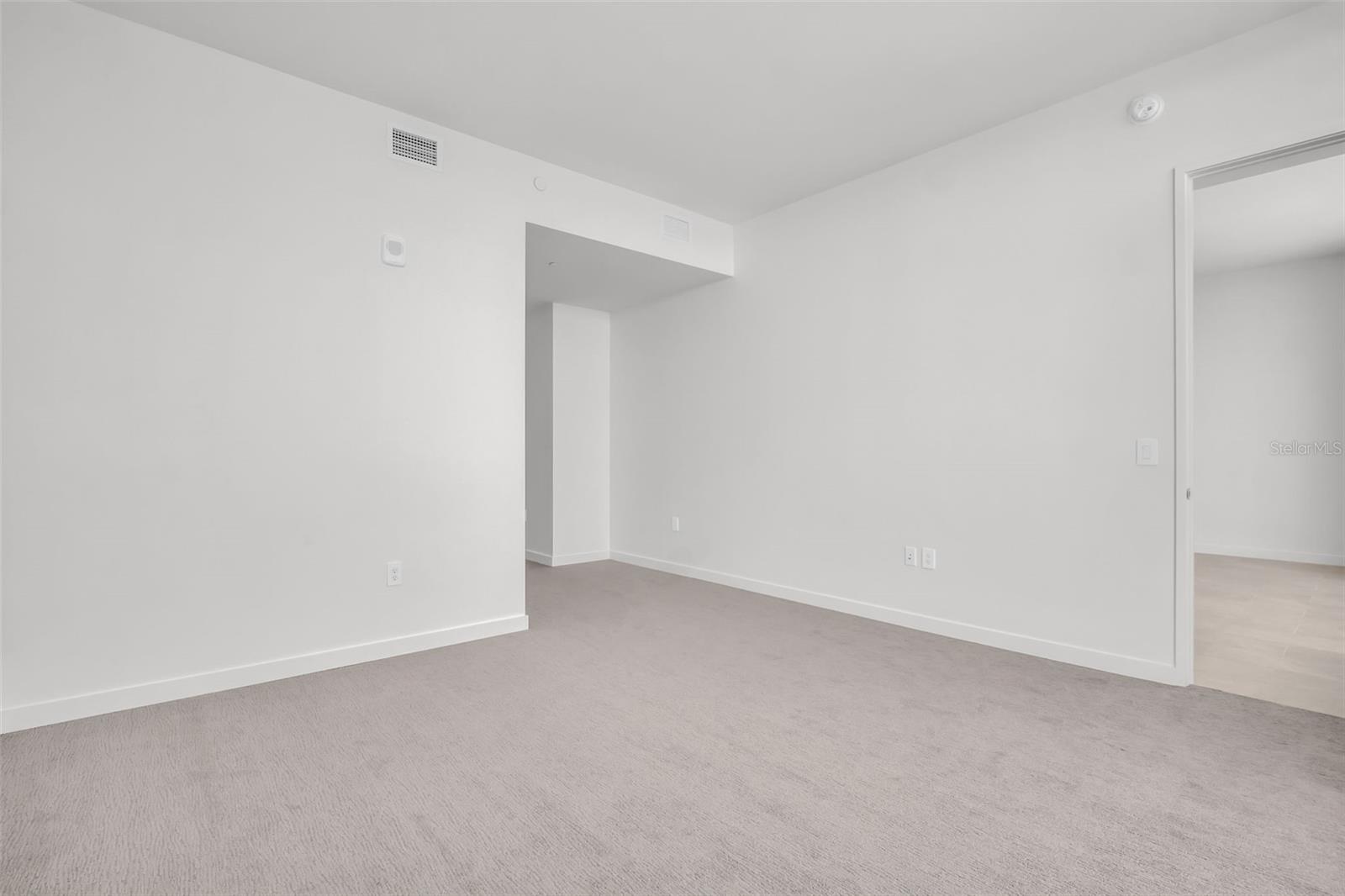 400 CENTRAL AVE #2605 — photo 31
