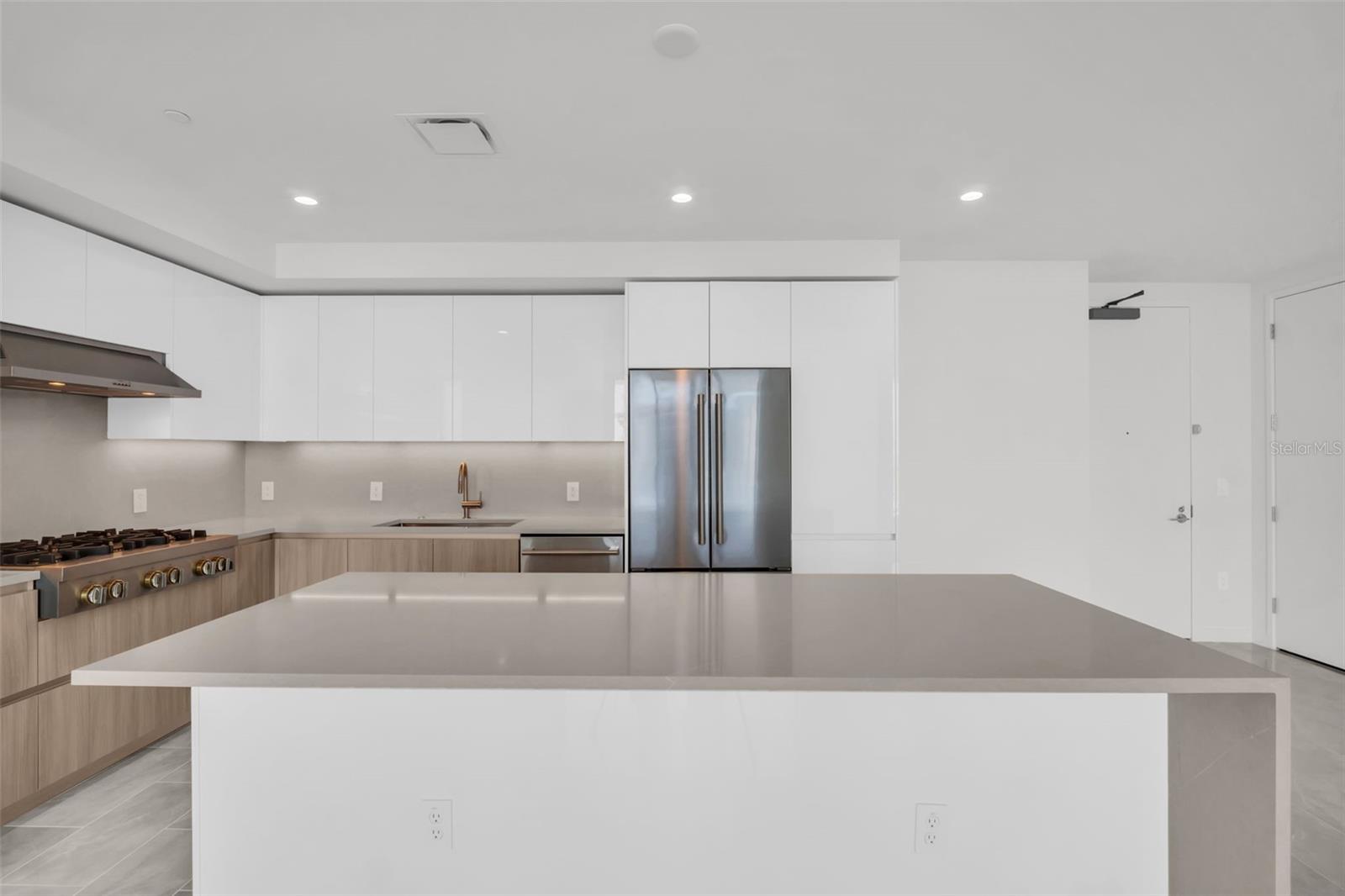 400 CENTRAL AVE #2605 — photo 4