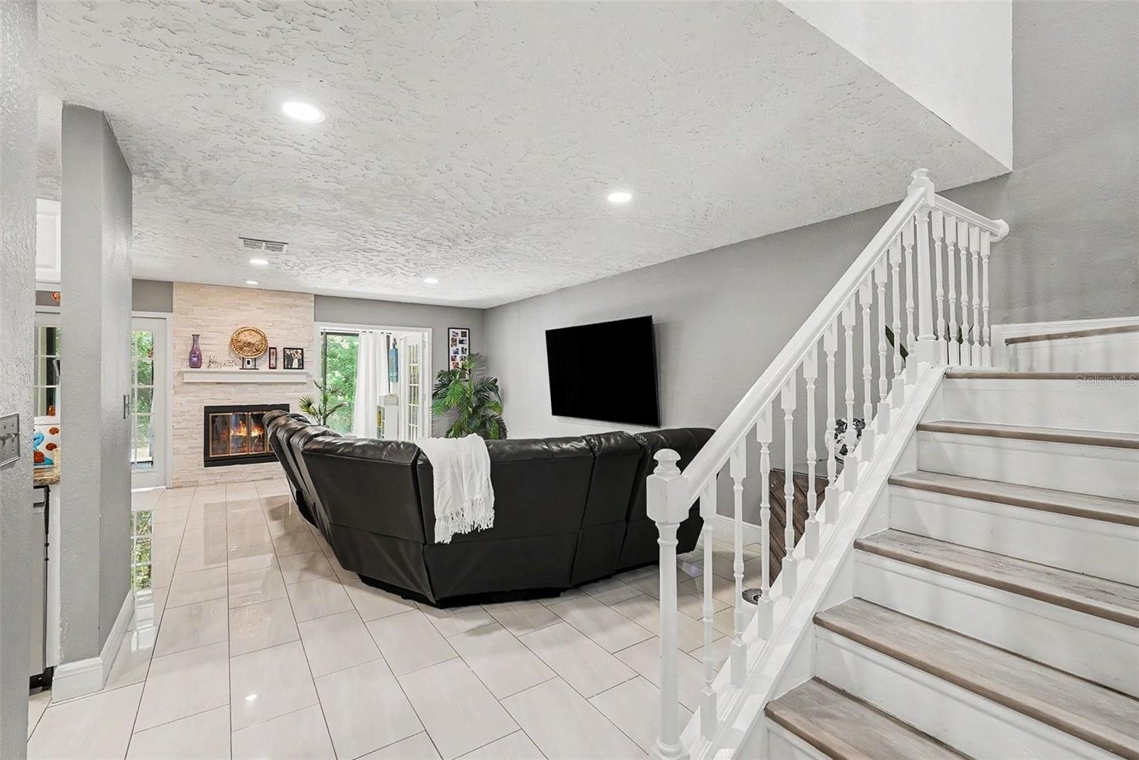 4107 BRENTWOOD PARK CIR — photo 5