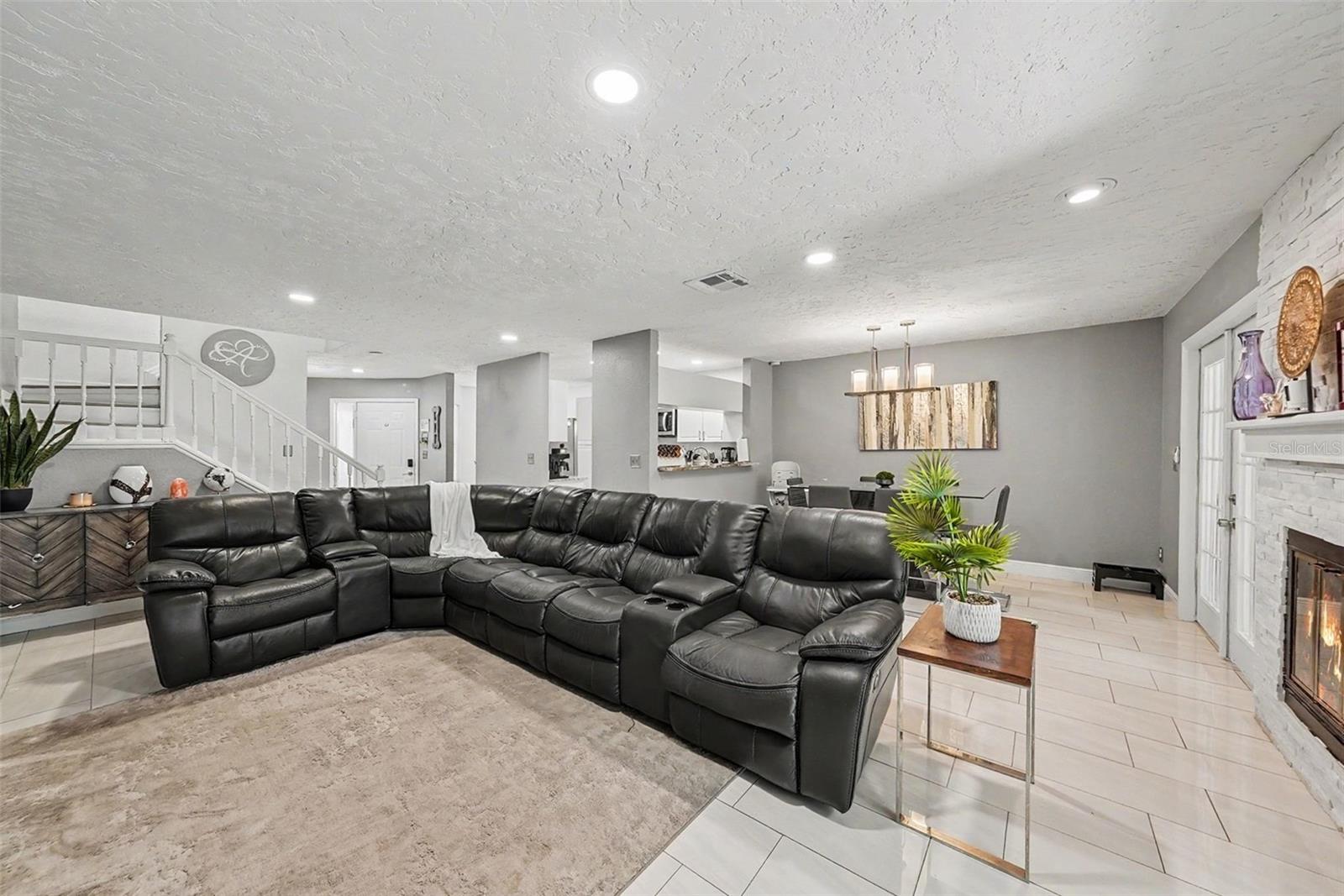 4107 BRENTWOOD PARK CIR — photo 8