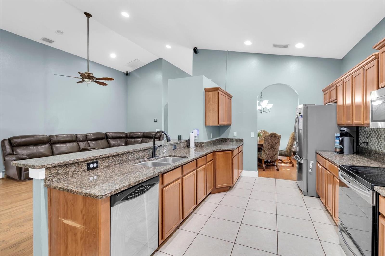 6020 MONTANA AVE — photo 12