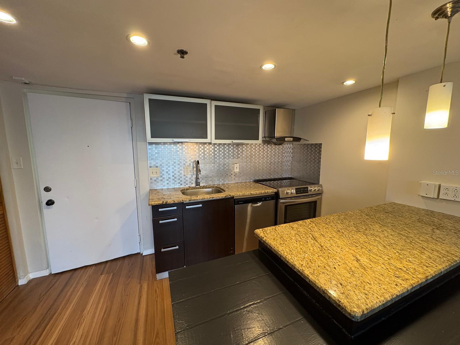 701 S MADISON AVE #309 — photo 3
