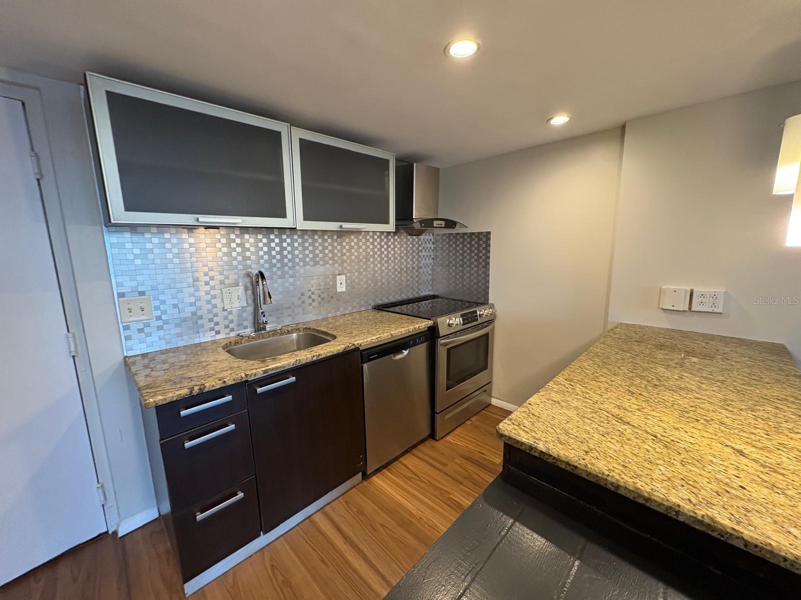 701 S MADISON AVE #309 — photo 2