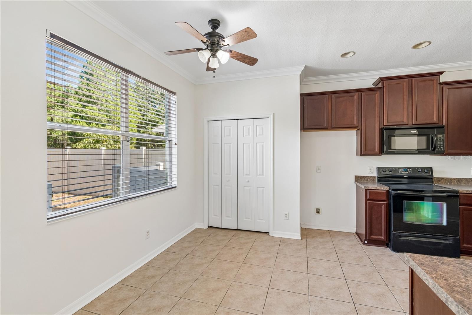 915 WINDTON OAK DR — photo 14