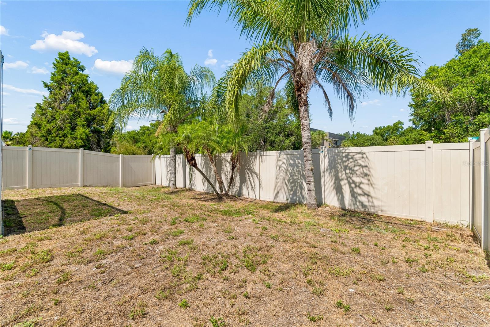 915 WINDTON OAK DR — photo 42