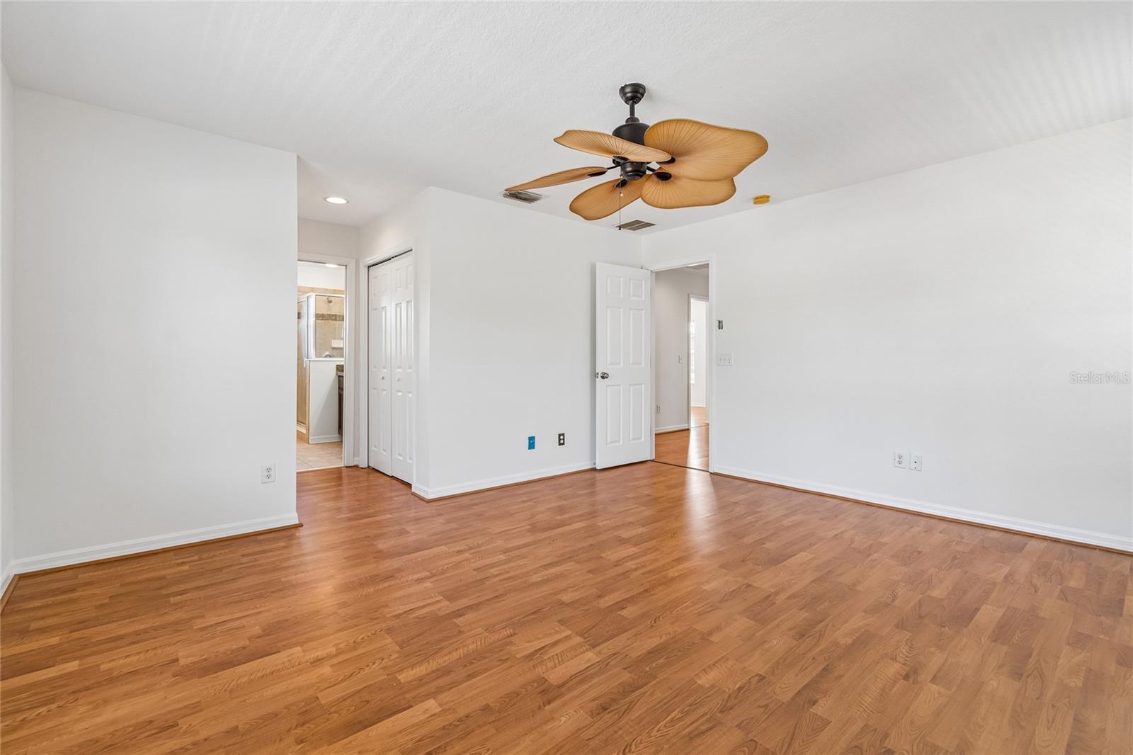 915 WINDTON OAK DR — photo 23