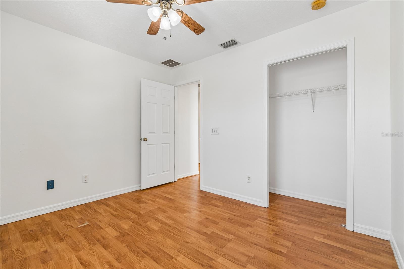 915 WINDTON OAK DR — photo 36